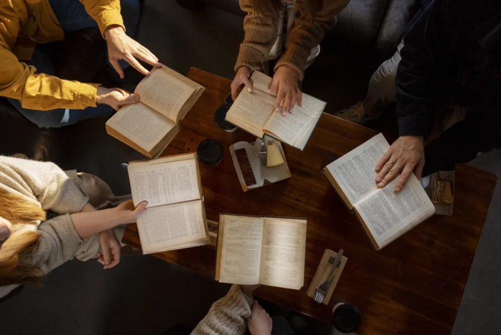 Lectura y Tertulia de Mediodía con Adán Serret